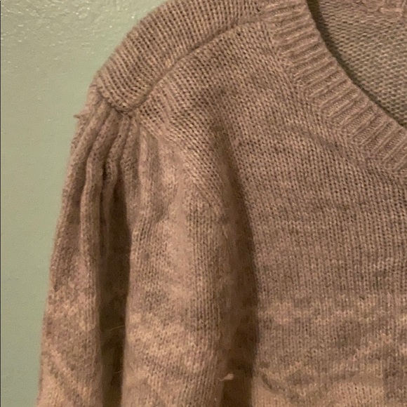 Snowflake Light Gray Sweater Size Large - Picture 4 of 4